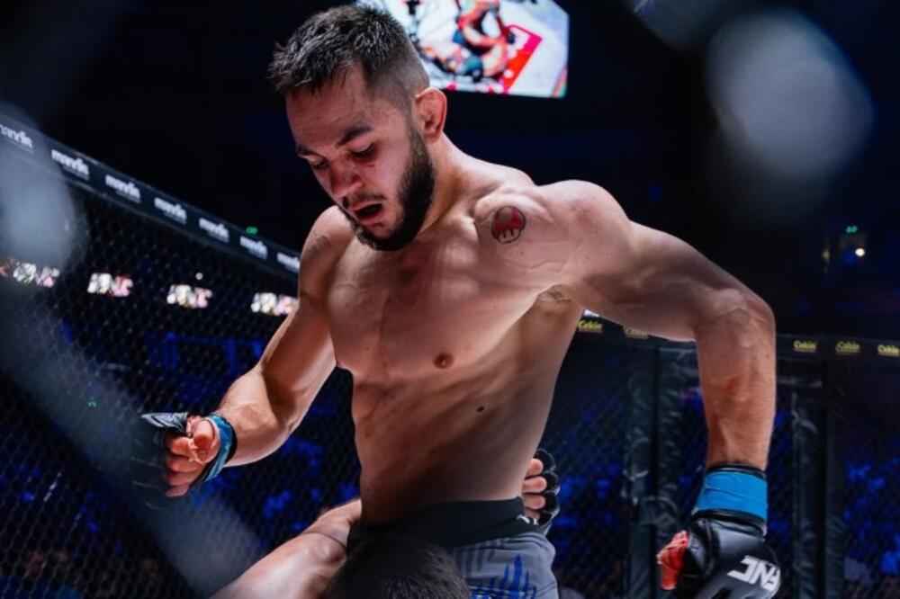 Janičić ne prašta kada zauzme položaj iznad rivala, Foto: instagram.com/fnc_mma