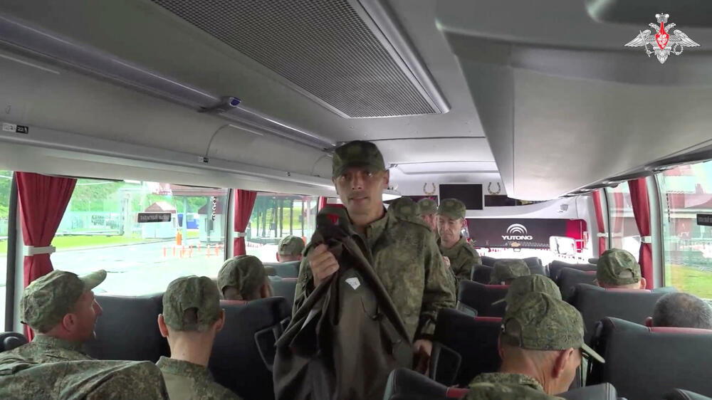 <p>"Tako su, u skladu sa rusko-ukrajinskim sporazumima postignutim 16. maja u Istanbulu, za period od 23. maja do 25. maja ruska i ukrajinska strana izvršile razmjenu po formuli 1.000 za 1.000 ljudi", saopštilo je Ministarstvo odbrane Rusije</p>