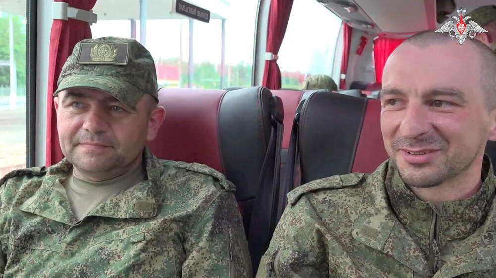 <p>"Tako su, u skladu sa rusko-ukrajinskim sporazumima postignutim 16. maja u Istanbulu, za period od 23. maja do 25. maja ruska i ukrajinska strana izvršile razmjenu po formuli 1.000 za 1.000 ljudi", saopštilo je Ministarstvo odbrane Rusije</p>