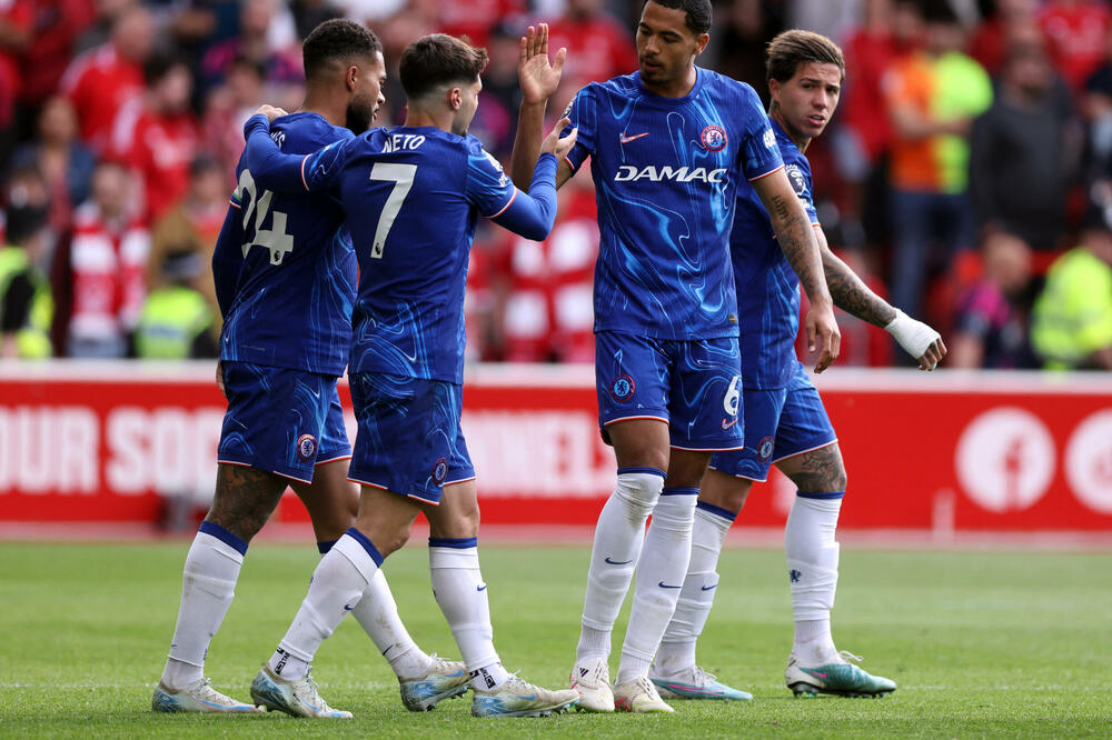 Fudbaleri Čelsija proslavljaju gol, Foto: Reuters