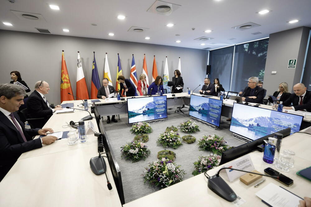 Sa sastanka, Foto: MVP