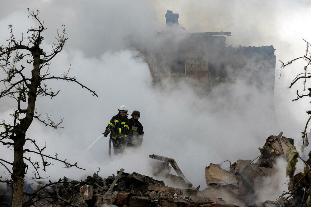 U ruskim vazdušnim napadima na Kijev tokom vikenda uništene su stambene zgrade
