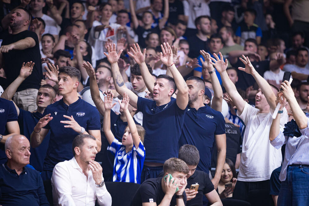 <p>"Plavi" u prvom meču polufinalne serije AdmiralBet ABA lige razbili Crvenu zvezdu 104:70</p>