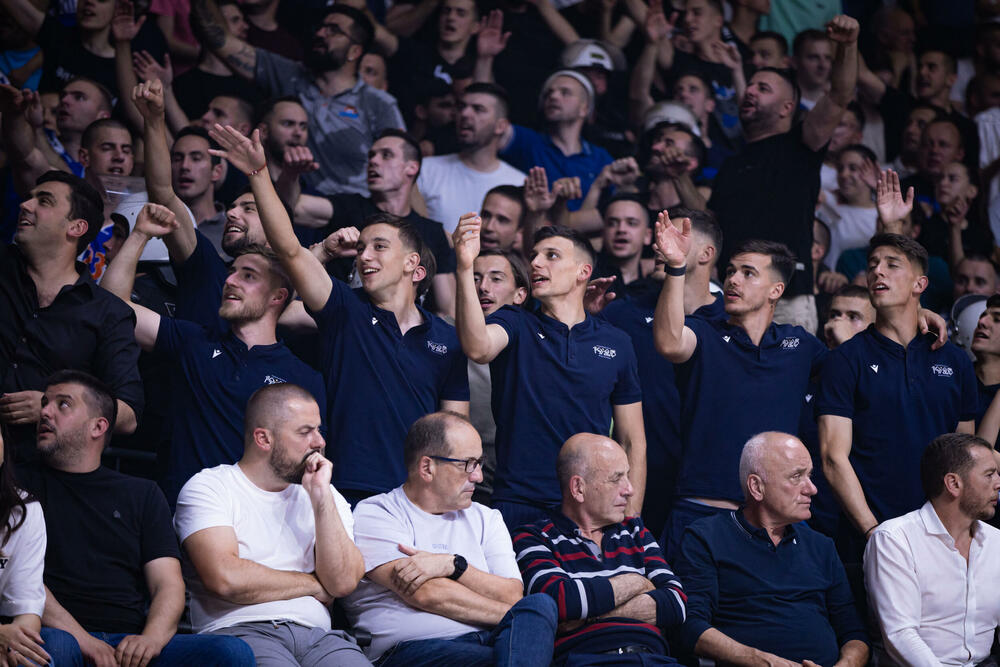 <p>"Plavi" u prvom meču polufinalne serije AdmiralBet ABA lige razbili Crvenu zvezdu 104:70</p>