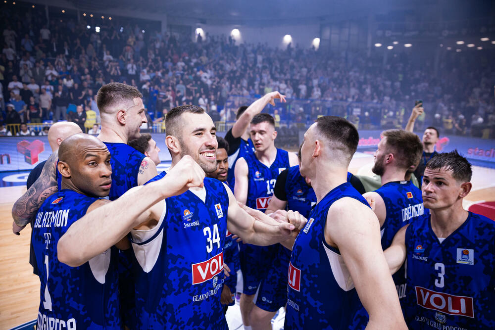 <p>"Plavi" u prvom meču polufinalne serije AdmiralBet ABA lige razbili Crvenu zvezdu 104:70</p>