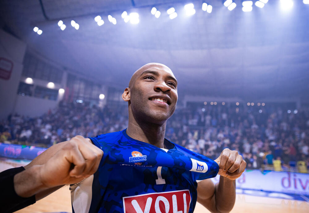 <p>"Plavi" u prvom meču polufinalne serije AdmiralBet ABA lige razbili Crvenu zvezdu 104:70</p>