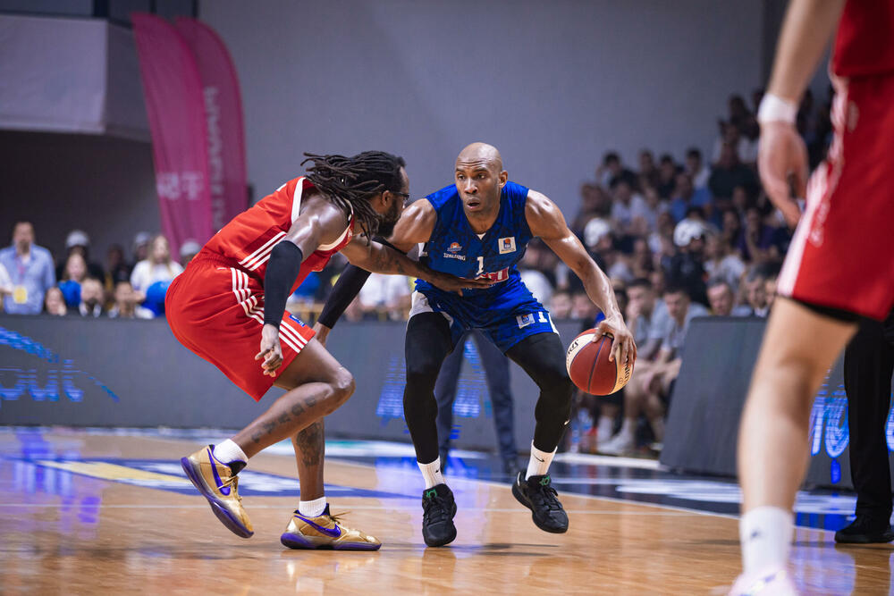 <p>"Plavi" u prvom meču polufinalne serije AdmiralBet ABA lige razbili Crvenu zvezdu 104:70</p>