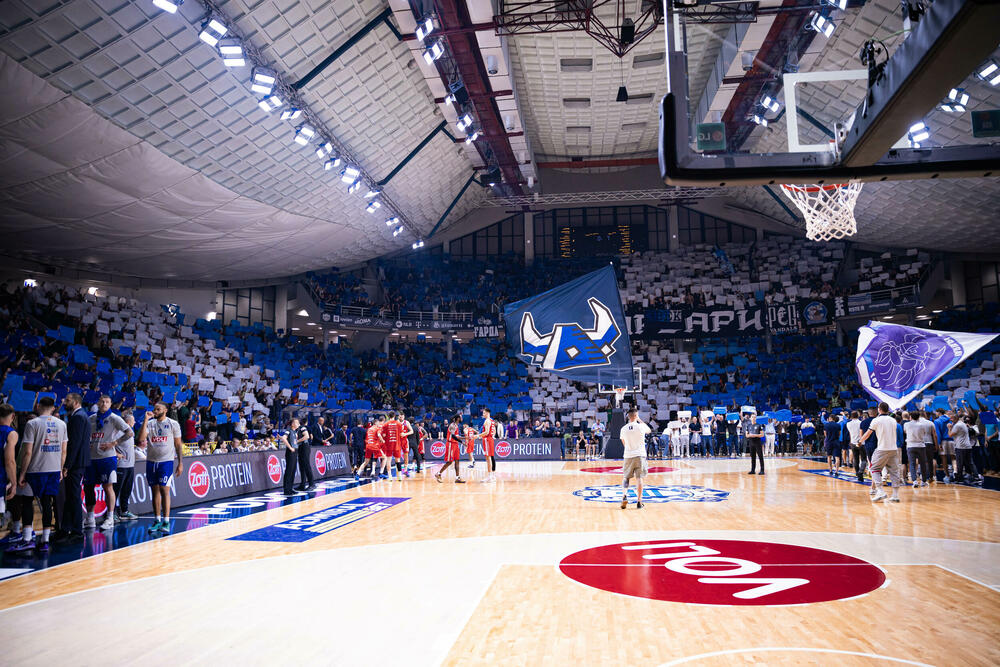 <p>"Plavi" u prvom meču polufinalne serije AdmiralBet ABA lige razbili Crvenu zvezdu 104:70</p>