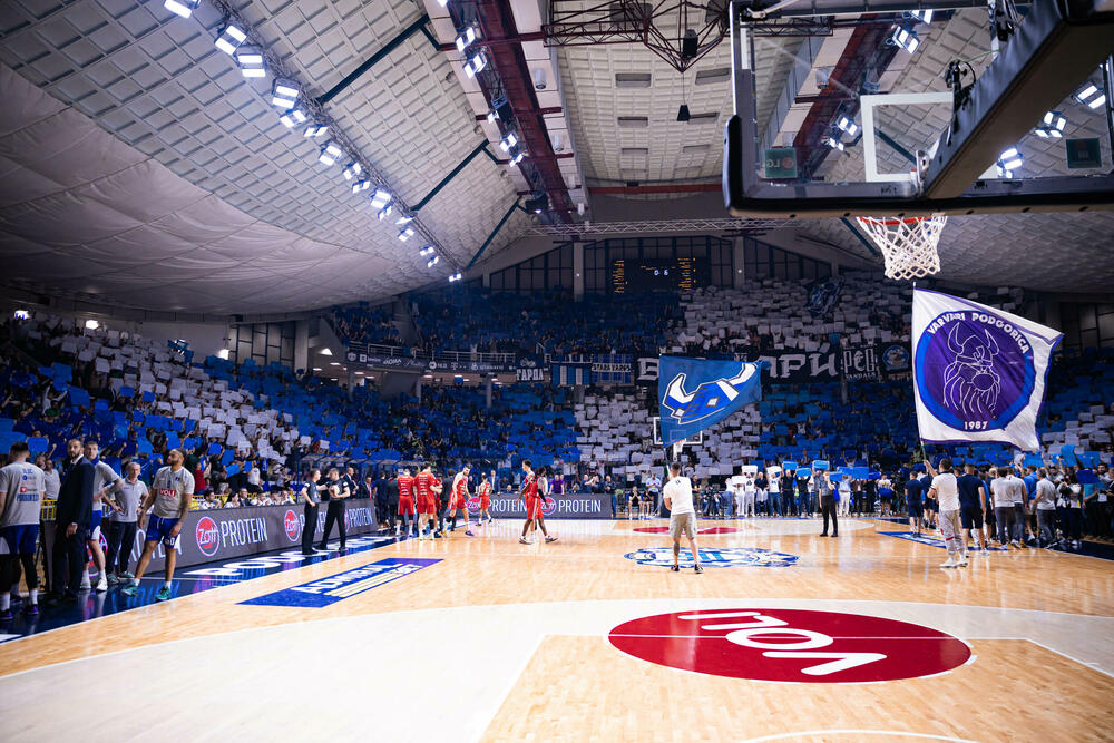 <p>"Plavi" u prvom meču polufinalne serije AdmiralBet ABA lige razbili Crvenu zvezdu 104:70</p>