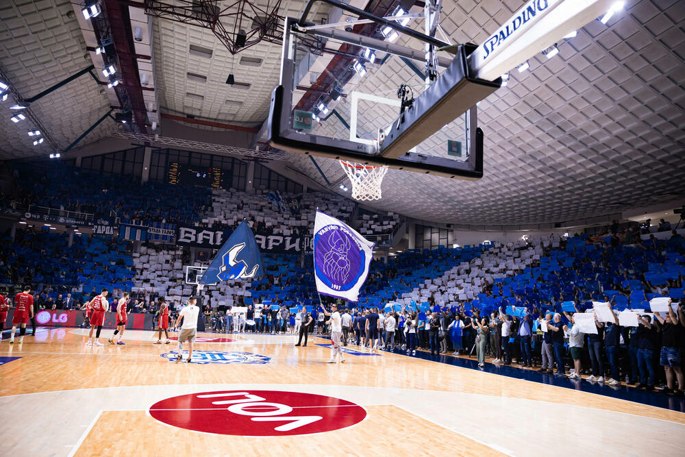 <p>"Plavi" u prvom meču polufinalne serije AdmiralBet ABA lige razbili Crvenu zvezdu 104:70</p>