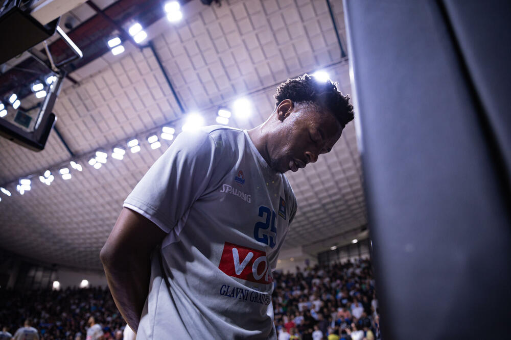 <p>"Plavi" u prvom meču polufinalne serije AdmiralBet ABA lige razbili Crvenu zvezdu 104:70</p>