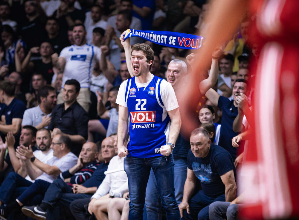 <p>"Plavi" u prvom meču polufinalne serije AdmiralBet ABA lige razbili Crvenu zvezdu 104:70</p>