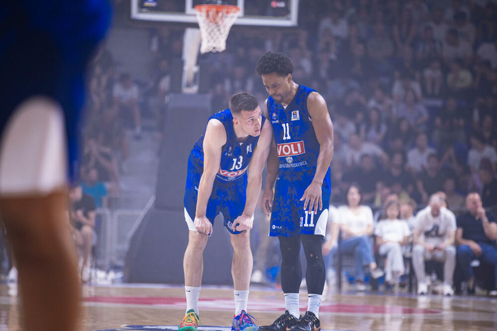 <p>"Plavi" u prvom meču polufinalne serije AdmiralBet ABA lige razbili Crvenu zvezdu 104:70</p>