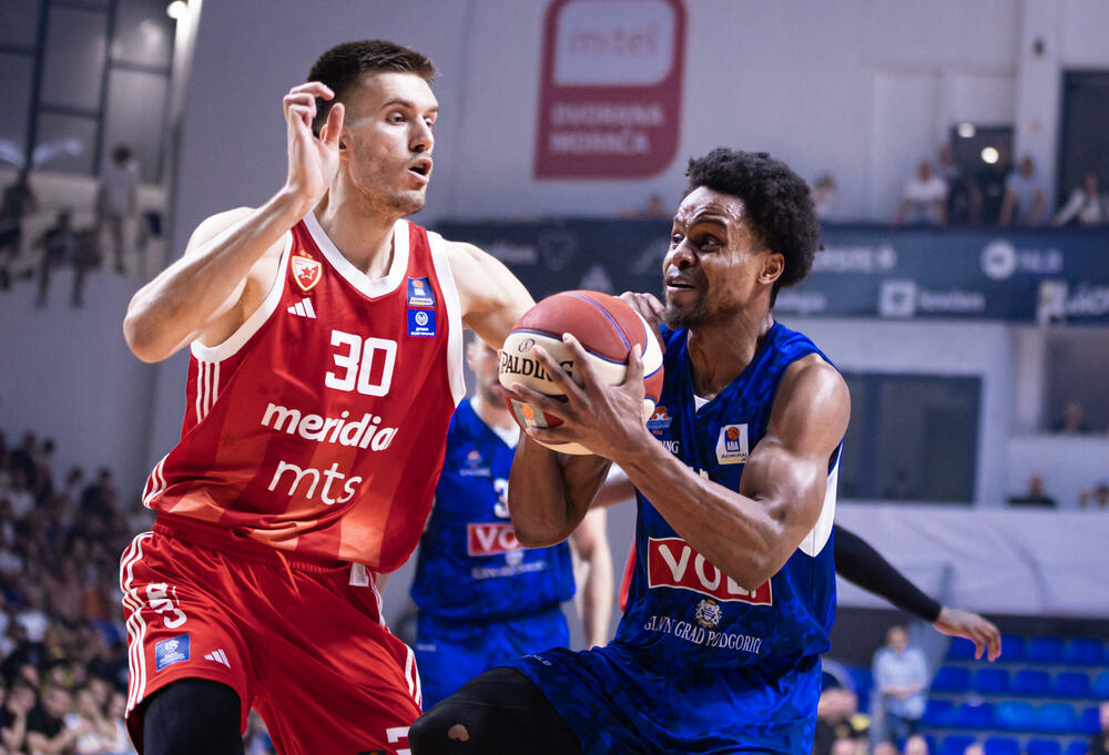 <p>"Plavi" u prvom meču polufinalne serije AdmiralBet ABA lige razbili Crvenu zvezdu 104:70</p>