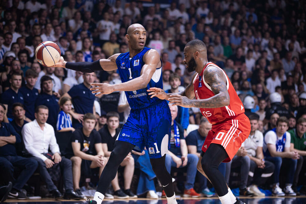 <p>"Plavi" u prvom meču polufinalne serije AdmiralBet ABA lige razbili Crvenu zvezdu 104:70</p>