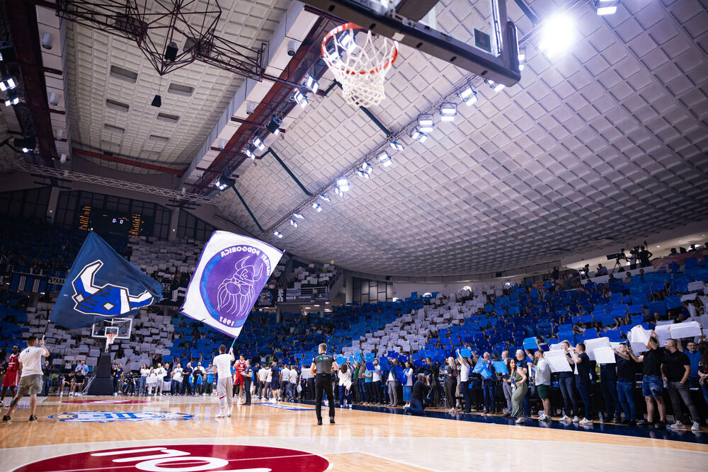 <p>"Plavi" u prvom meču polufinalne serije AdmiralBet ABA lige razbili Crvenu zvezdu 104:70</p>