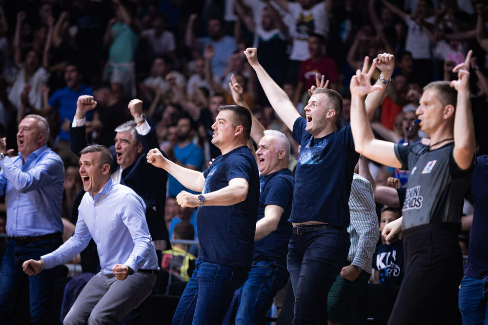 <p>"Plavi" u prvom meču polufinalne serije AdmiralBet ABA lige razbili Crvenu zvezdu 104:70</p>