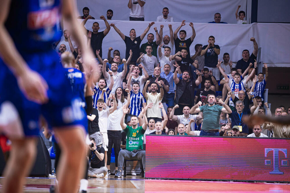 <p>"Plavi" u prvom meču polufinalne serije AdmiralBet ABA lige razbili Crvenu zvezdu 104:70</p>