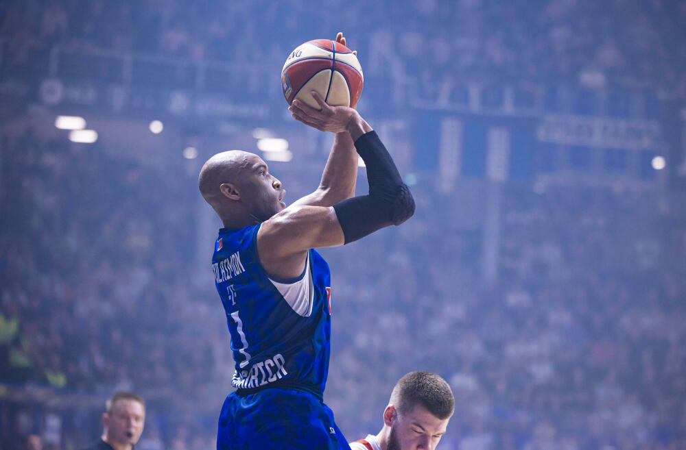 <p>"Plavi" u prvom meču polufinalne serije AdmiralBet ABA lige razbili Crvenu zvezdu 104:70</p>