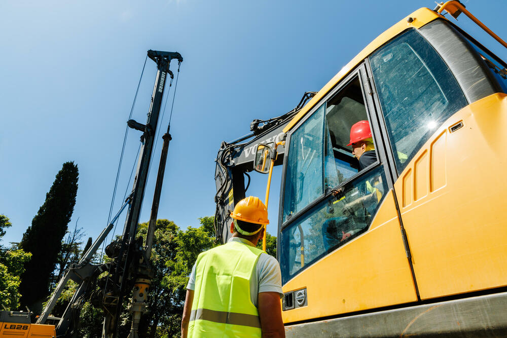 <p>Međunarodne grpacije u realizaciju projekta uložiće 178 miliona eura direktnih investicija dok se u saopštenju ističe da se ukupni ekonomski efekat procjenjuje na čak 278 miliona eura u narednih deset godina</p>