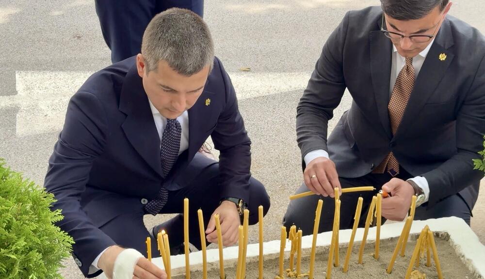 polaganje vijenca Dušku Jovanoviću