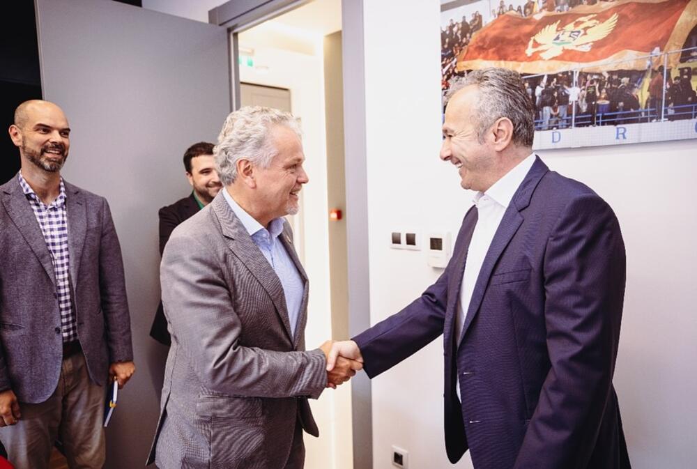 Dejan Savićević, Johan Satler