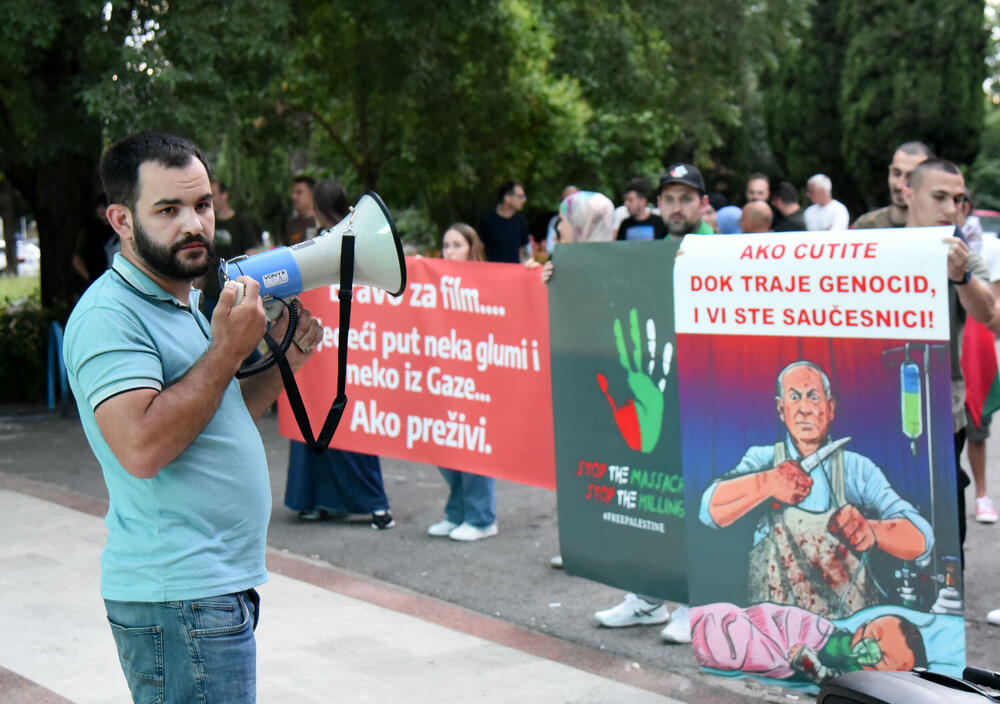 <p>Protest je organizovao Pokret solidarnosti sa Palestinom, a obezbjeđivale su ga policijske snage</p>