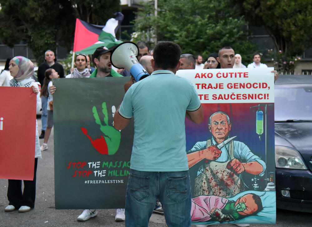 <p>Protest je organizovao Pokret solidarnosti sa Palestinom, a obezbjeđivale su ga policijske snage</p>