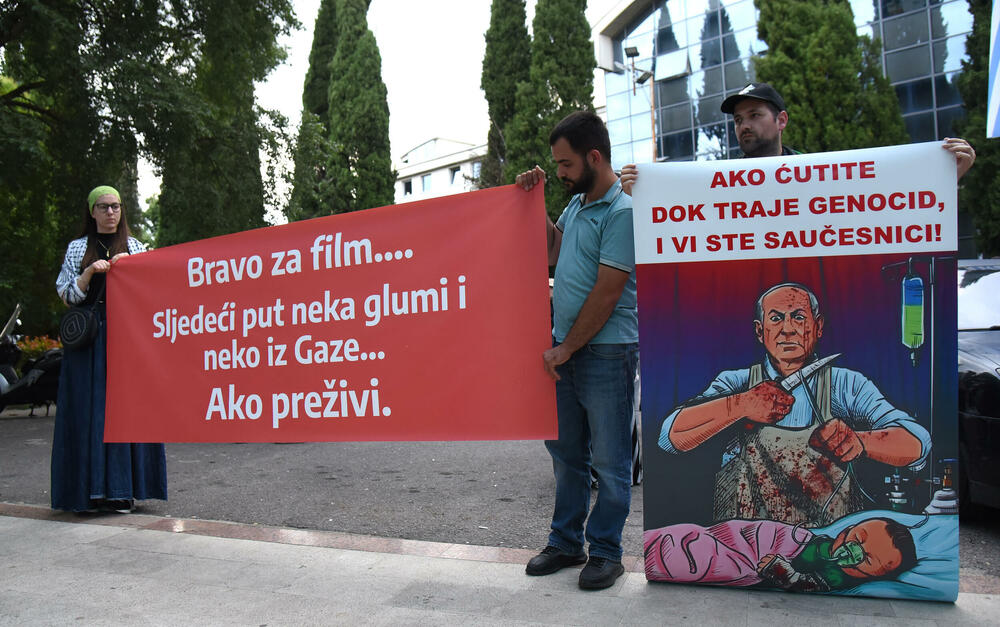 <p>Protest je organizovao Pokret solidarnosti sa Palestinom, a obezbjeđivale su ga policijske snage</p>