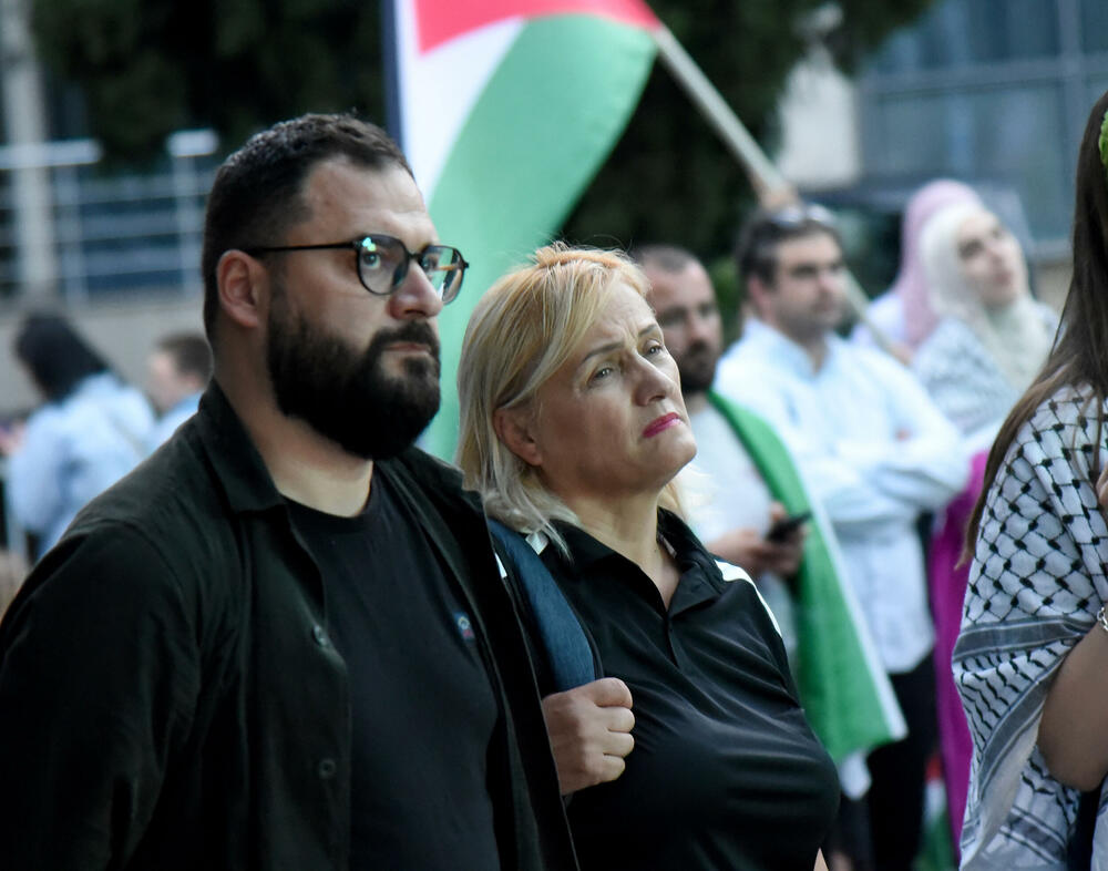 <p>Protest je organizovao Pokret solidarnosti sa Palestinom, a obezbjeđivale su ga policijske snage</p>
