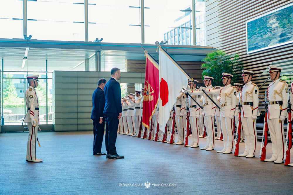 <p>Spajić upoznao japanskog premijera sa potencijalima u oblastima energetike, zelene energije, infrastrukture, turizma, ekologije i visokih tehnologija</p>
