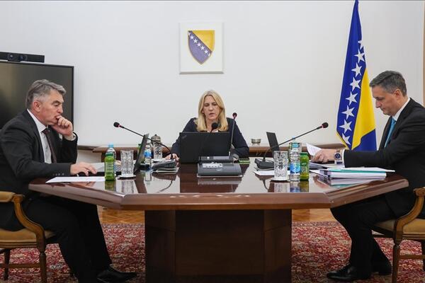 Tri karte za Dejton