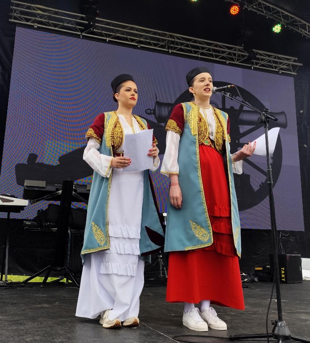 <p>Dvije proslave, dvije zastave, a jedna bitka i jedni poginuli junaci – Crnogorci i Hercegovci koji su pod komandom vojvode Mirka Petrovića, u maju 1858. godine, izvojevali jednu od najznajačajnijih pobjeda protiv Osmanske imperije</p>