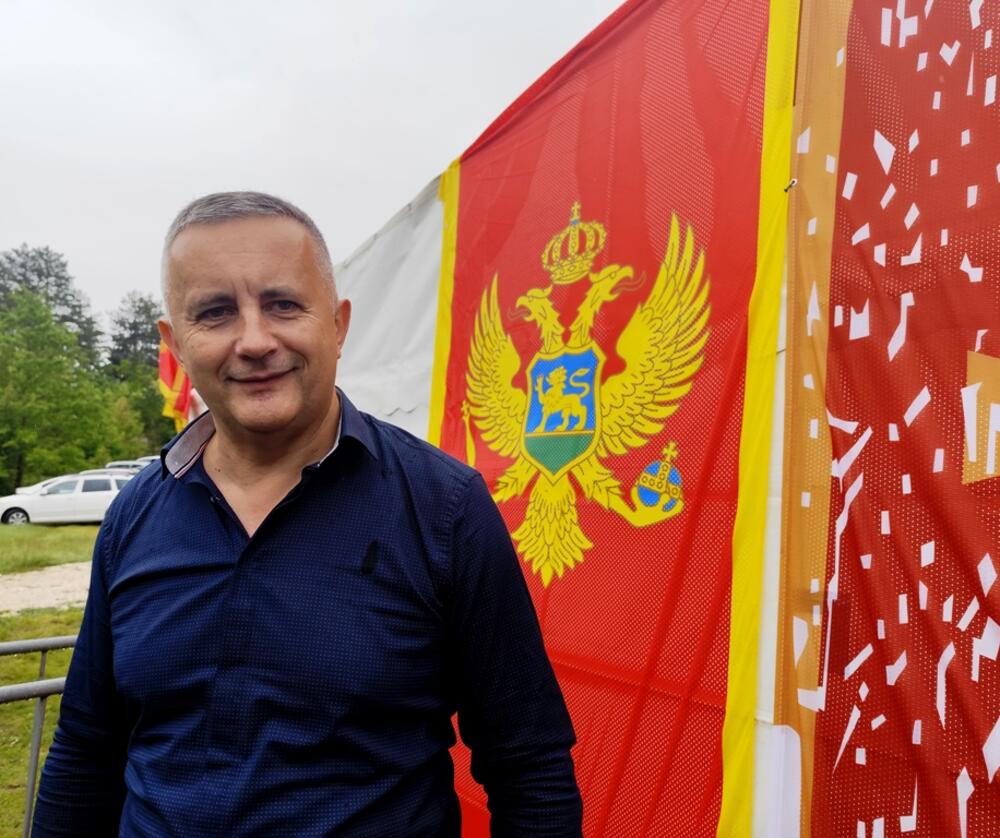 <p>Dvije proslave, dvije zastave, a jedna bitka i jedni poginuli junaci – Crnogorci i Hercegovci koji su pod komandom vojvode Mirka Petrovića, u maju 1858. godine, izvojevali jednu od najznajačajnijih pobjeda protiv Osmanske imperije</p>