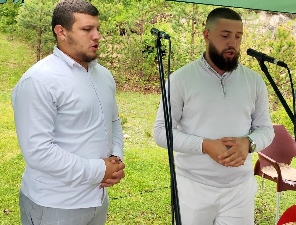 <p>Dvije proslave, dvije zastave, a jedna bitka i jedni poginuli junaci – Crnogorci i Hercegovci koji su pod komandom vojvode Mirka Petrovića, u maju 1858. godine, izvojevali jednu od najznajačajnijih pobjeda protiv Osmanske imperije</p>