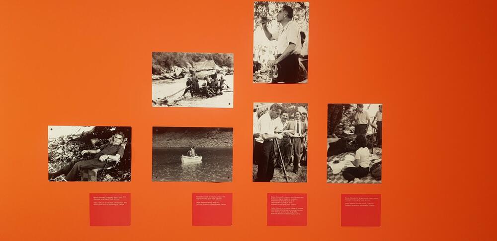 <p>Izložba "Veljko Vlahović, glas slobodne Jugoslavije" otvorena večeras u 18h u Muzeju Jugoslavije u Beogradu</p>