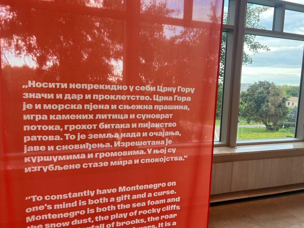 <p>Izložba "Veljko Vlahović, glas slobodne Jugoslavije" otvorena večeras u 18h u Muzeju Jugoslavije u Beogradu</p>