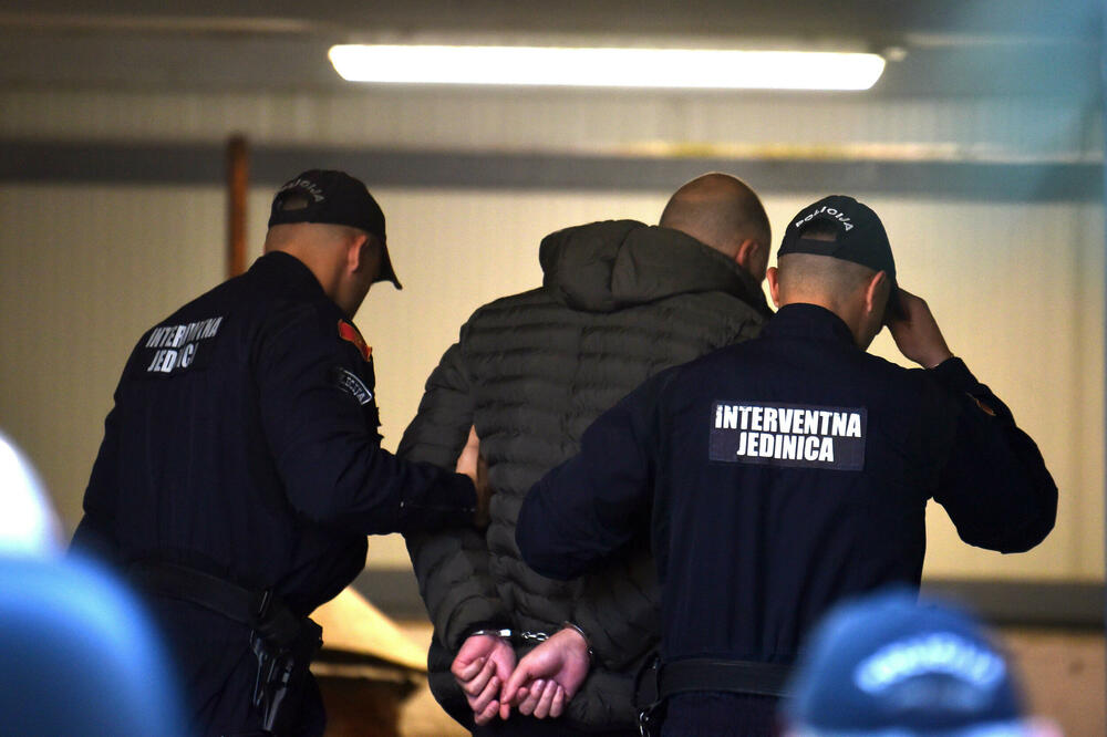 Prije sedmicu mu produžen pritvor na još dva mjeseca: privođenje Danila Mandića u Viši sud, Foto: BORIS PEJOVIC