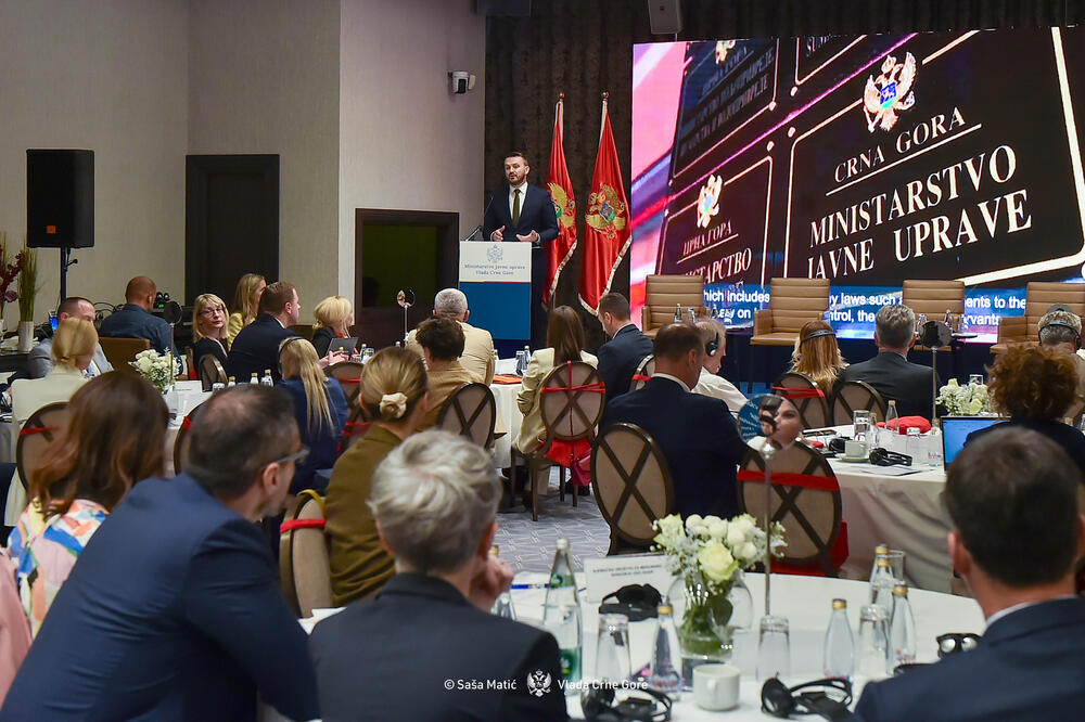 Obraćanje Dukaja, Foto: MJU