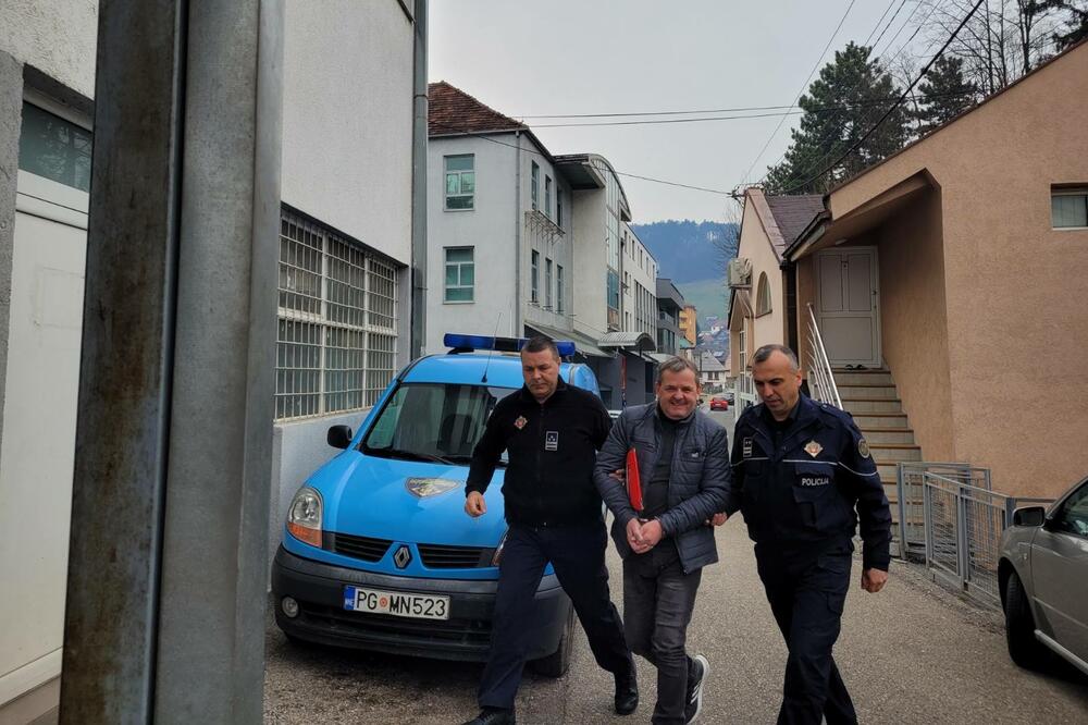 Čokovića sprovode na suđenje (arhiva), Foto: Jadranka Ćetković