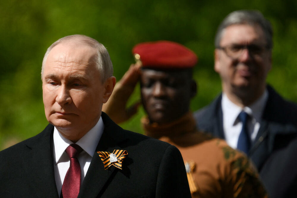 Putin, vojni lider Burkine Faso Ibrahim Traore i Vučić, u Moskvi 9. maja, Foto: Rojters