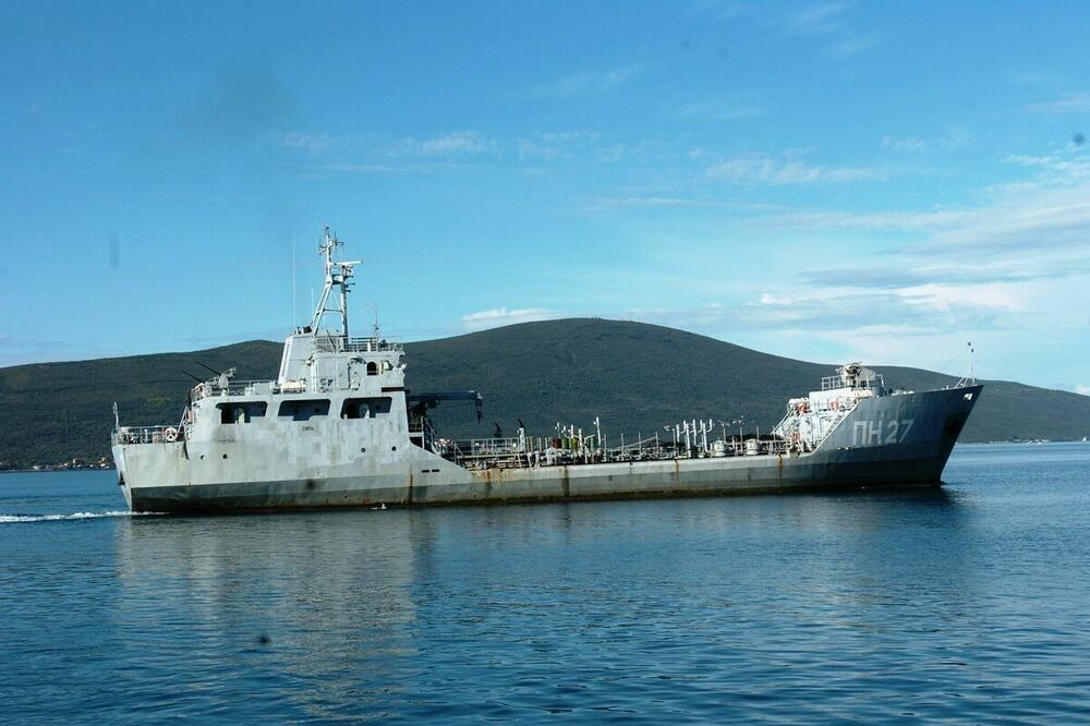 Tanker PN-27 dok je bio u upotrebi Mornarice Vojske Jugoslavije, Foto: Siniša Luković