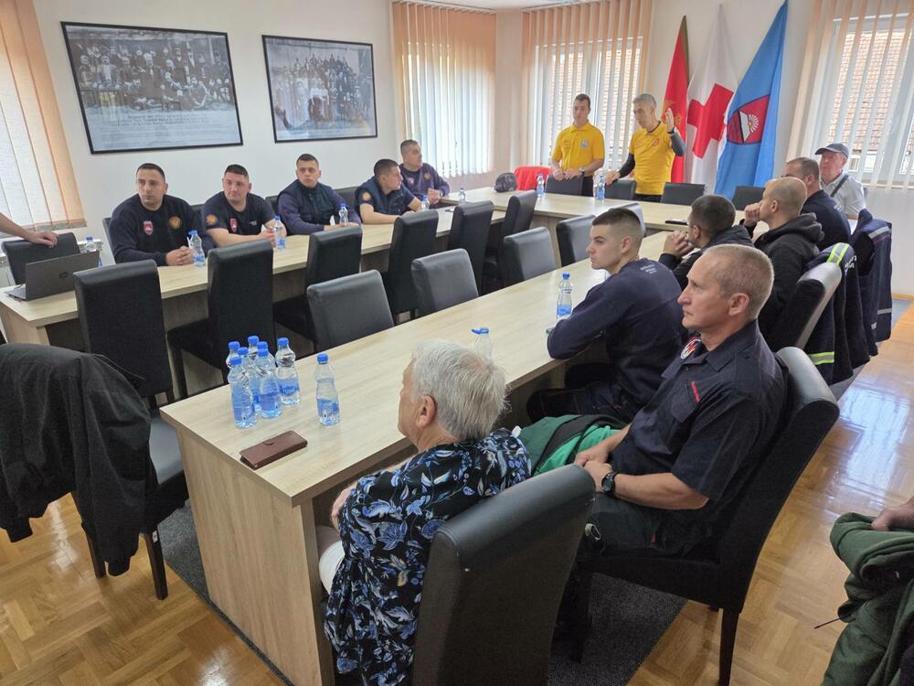 <p>Obuku će, kako je saopšteno, sprovesti 12 profesionalnih instruktora iz Engleske i dva iz Sjeverne Makedonije koji vrše obuke širom svijeta, a među kojima je i svjetski prvak u takmičenju instruktora iz oblasti saobraćajnih udesa</p>