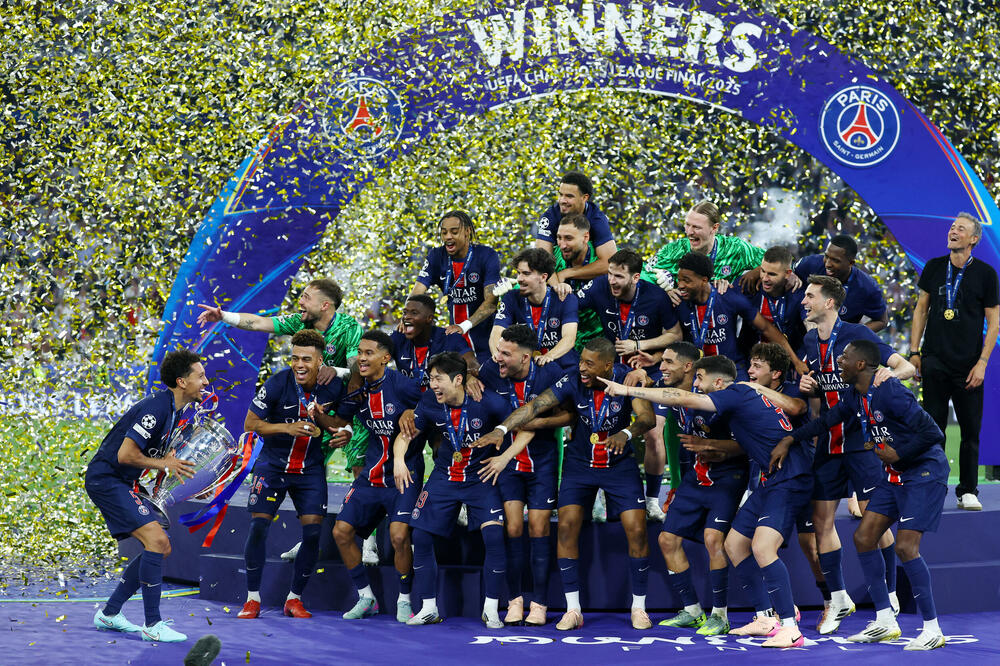 Pehar zasluženo ide u Pariz: Kapiten Markinjoš i majstori PSŽ-a slave istorijski uspjeh, Foto: Reuters