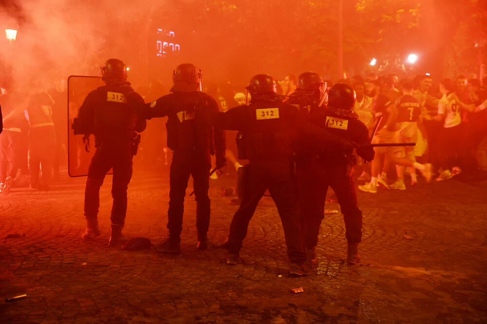Policija je bila spremna za huligane, Foto: REUTERS