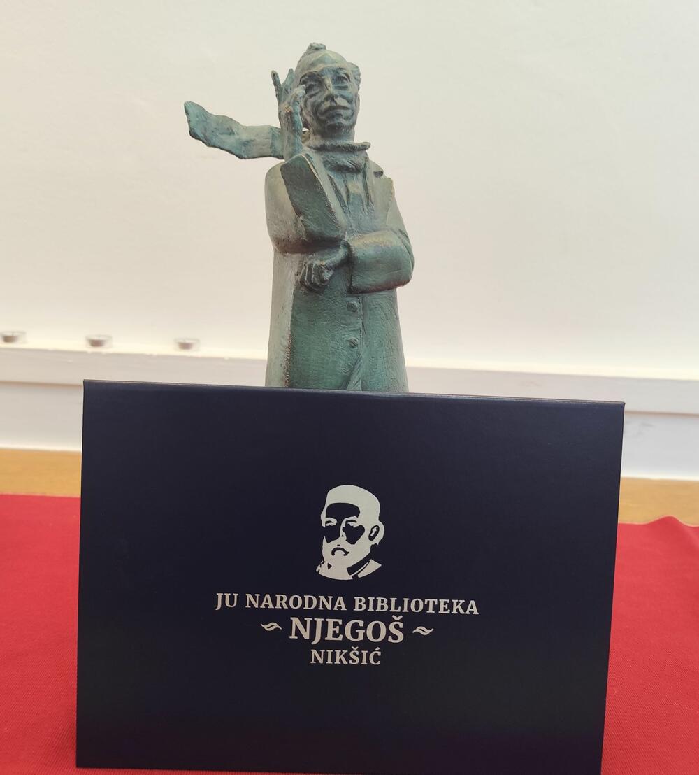 <p>U Nikšiću počeo IV „Karneval romana“ koji se održava pod sloganom „Otvoreni grad“ i traje do 3. juna</p>