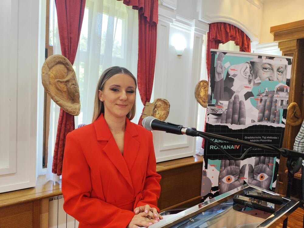 <p>U Nikšiću počeo IV „Karneval romana“ koji se održava pod sloganom „Otvoreni grad“ i traje do 3. juna</p>