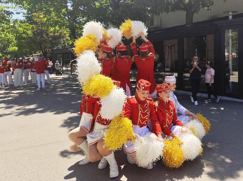 <p>U Nikšiću počeo IV „Karneval romana“ koji se održava pod sloganom „Otvoreni grad“ i traje do 3. juna</p>