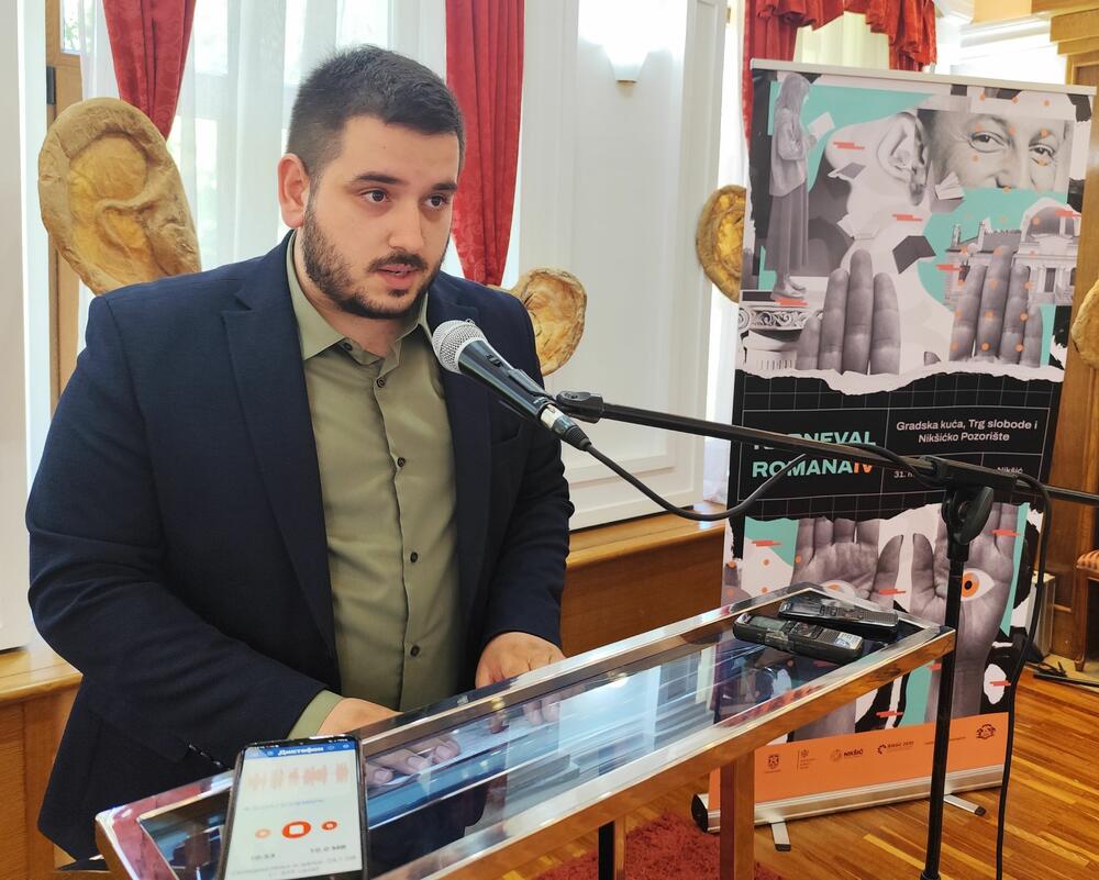 <p>U Nikšiću počeo IV „Karneval romana“ koji se održava pod sloganom „Otvoreni grad“ i traje do 3. juna</p>