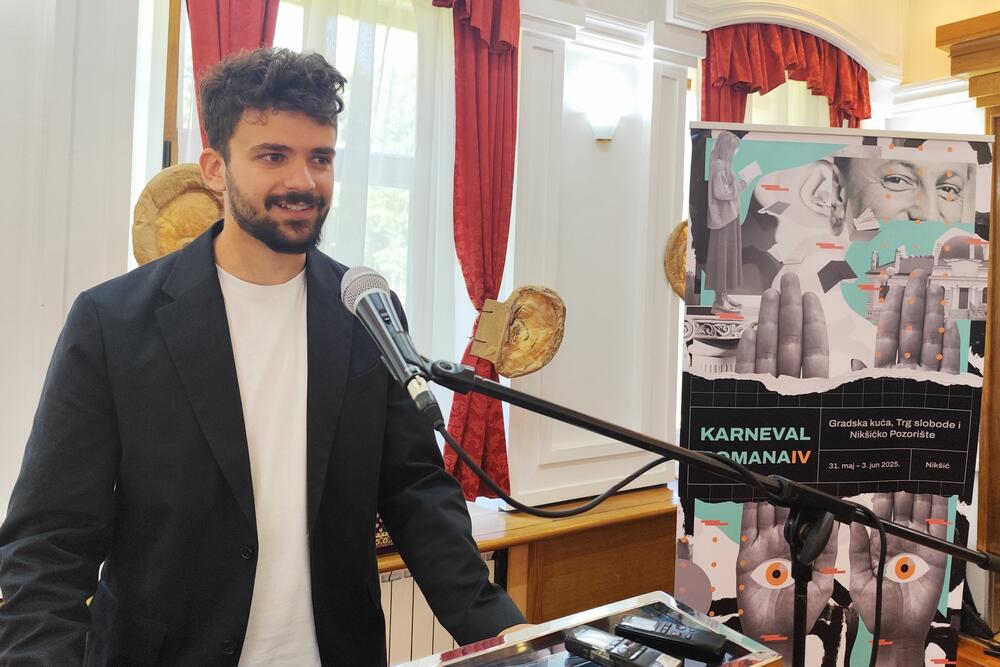 <p>U Nikšiću počeo IV „Karneval romana“ koji se održava pod sloganom „Otvoreni grad“ i traje do 3. juna</p>